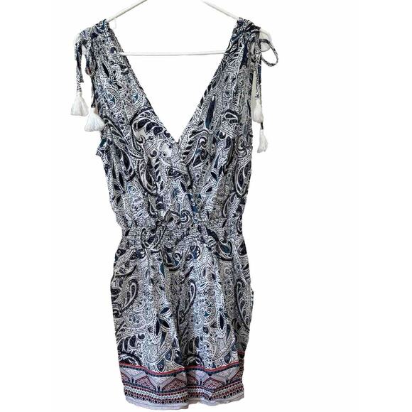 NWT BeBop Sleeveless Short Romper Blue/White Paisley Boho Tassles Juniors Large - Picture 1 of 8